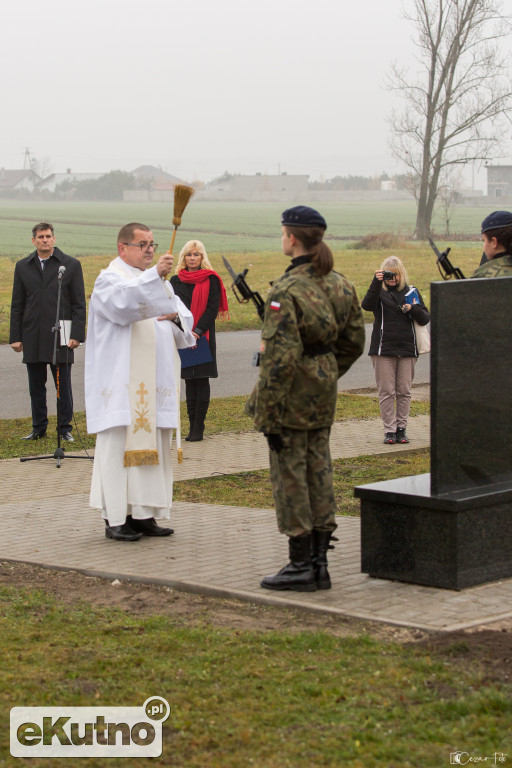 Pomnik Walczących o Niepodległość w Oporowie