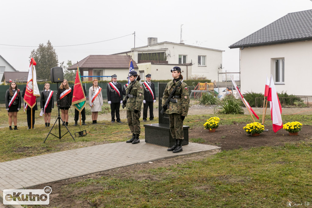 Pomnik Walczących o Niepodległość w Oporowie