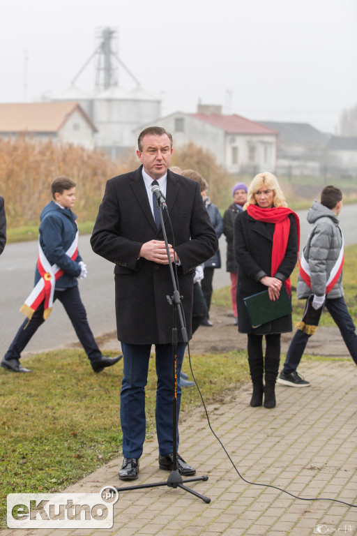 Pomnik Walczących o Niepodległość w Oporowie