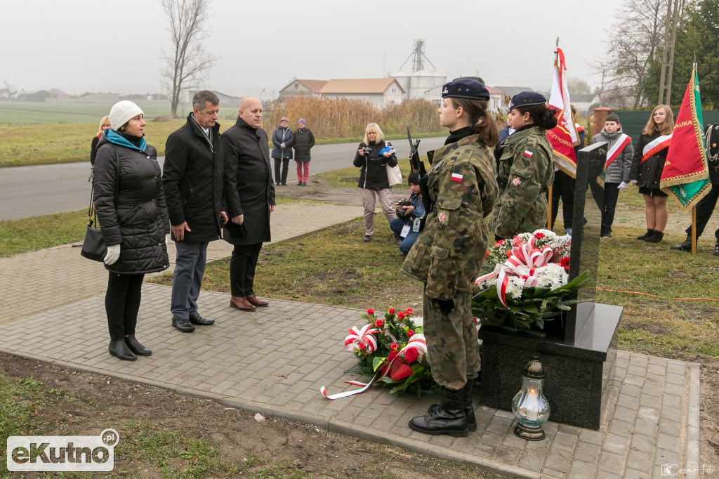 Pomnik Walczących o Niepodległość w Oporowie