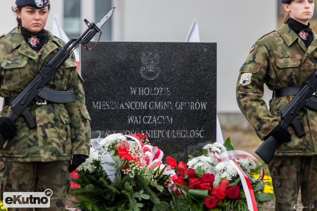 Pomnik Walczących o Niepodległość w Oporowie
