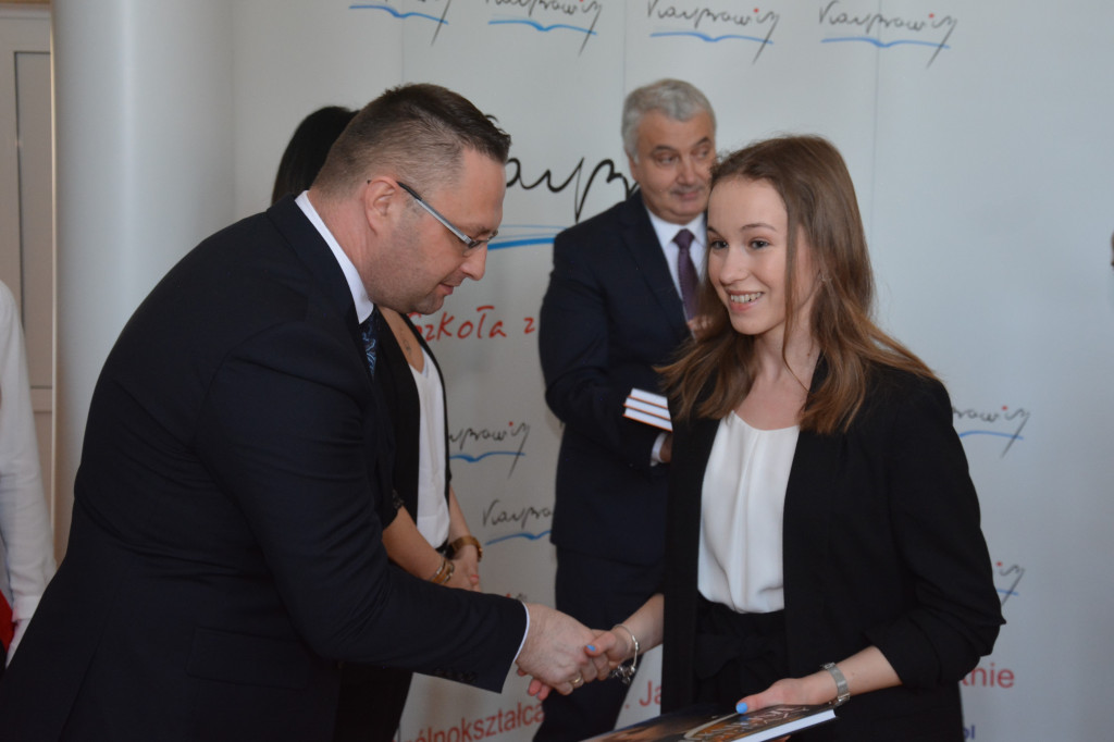 Pożegnanie klas trzecich w Kasprowiczu