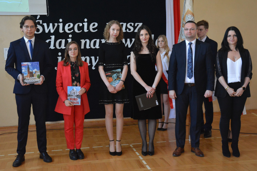 Pożegnanie klas trzecich w Kasprowiczu