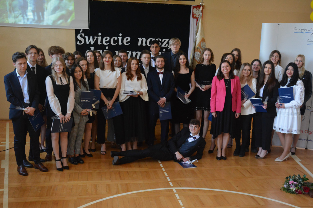 Pożegnanie klas trzecich w Kasprowiczu
