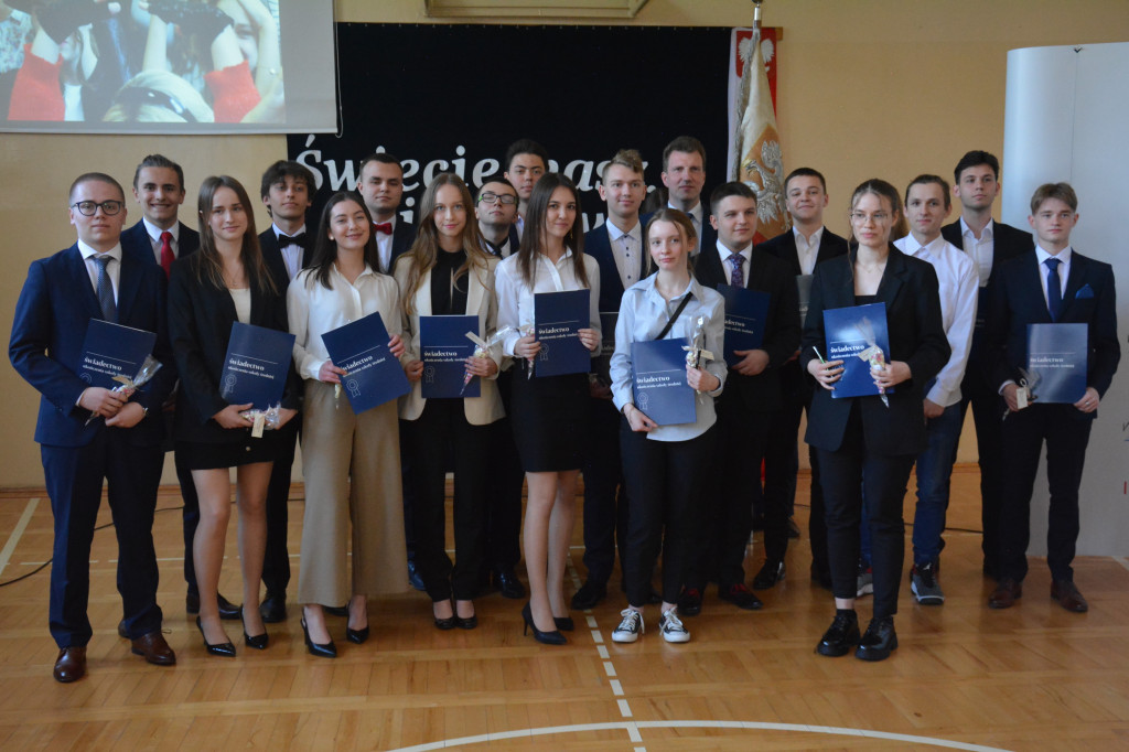 Pożegnanie klas trzecich w Kasprowiczu