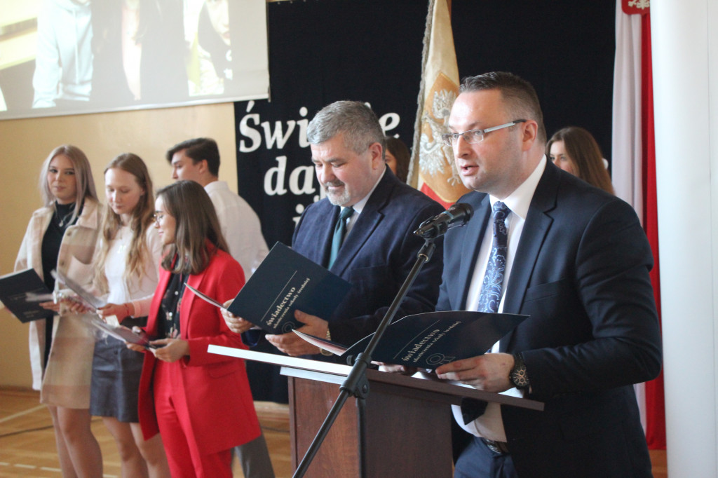 Pożegnanie klas trzecich w Kasprowiczu