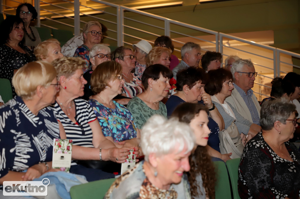 4. Premiera Teatru UTW  „CZEMU NIE”