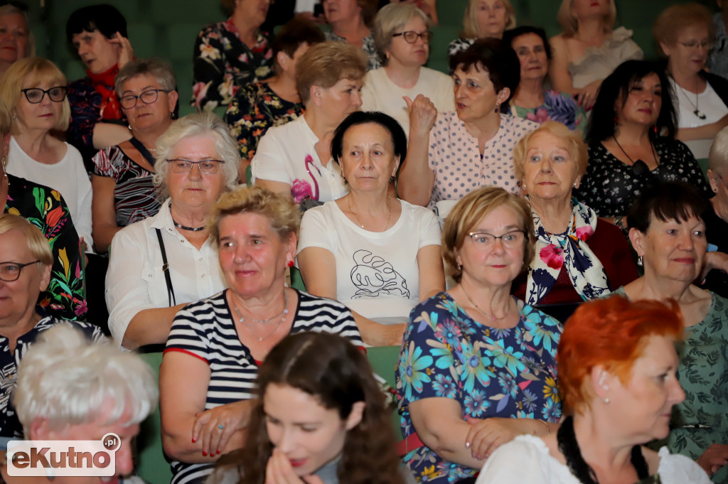 4. Premiera Teatru UTW  „CZEMU NIE”