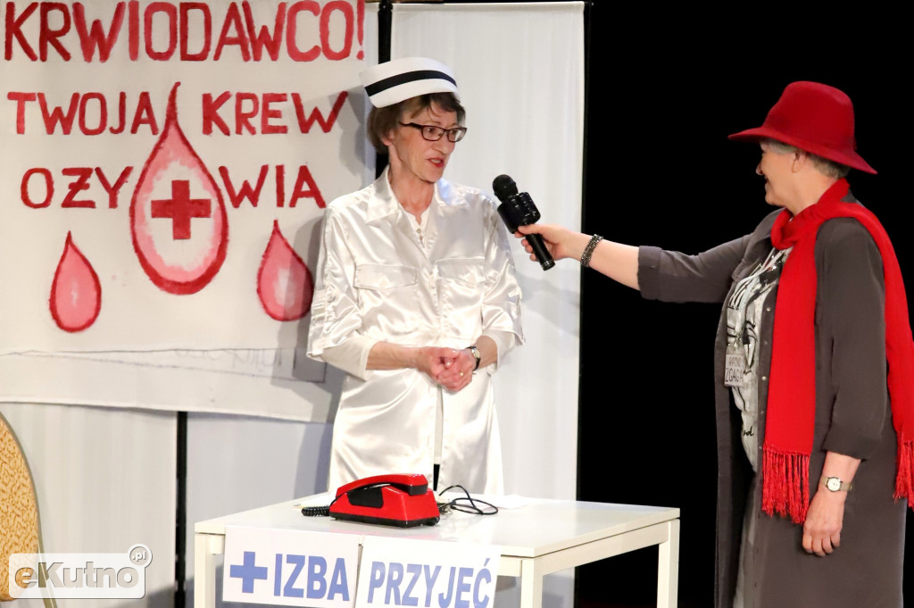 4. Premiera Teatru UTW  „CZEMU NIE”