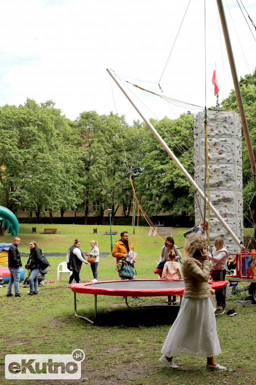 Piknik wśród róż