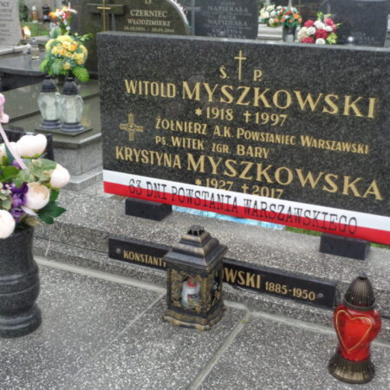 Akcja szarfowania grobów