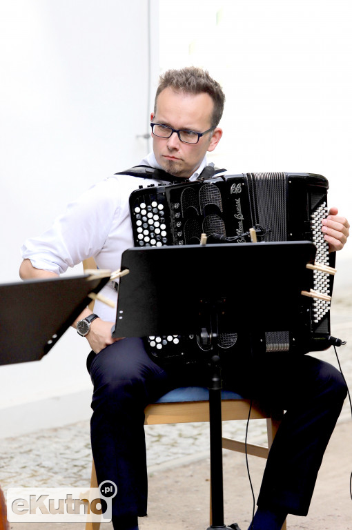 Muzyka Róż(a)na – „Złamana klasyka”