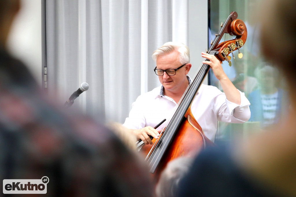 Muzyka Róż(a)na – „Złamana klasyka”