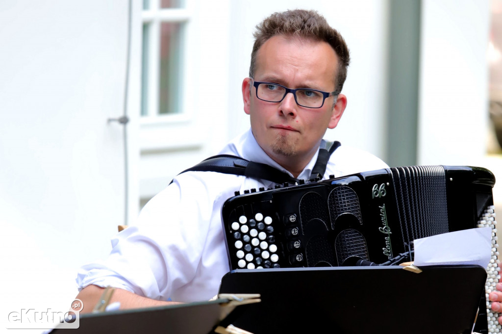 Muzyka Róż(a)na – „Złamana klasyka”