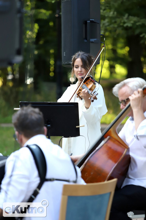 Muzyka Róż(a)na – „Złamana klasyka”