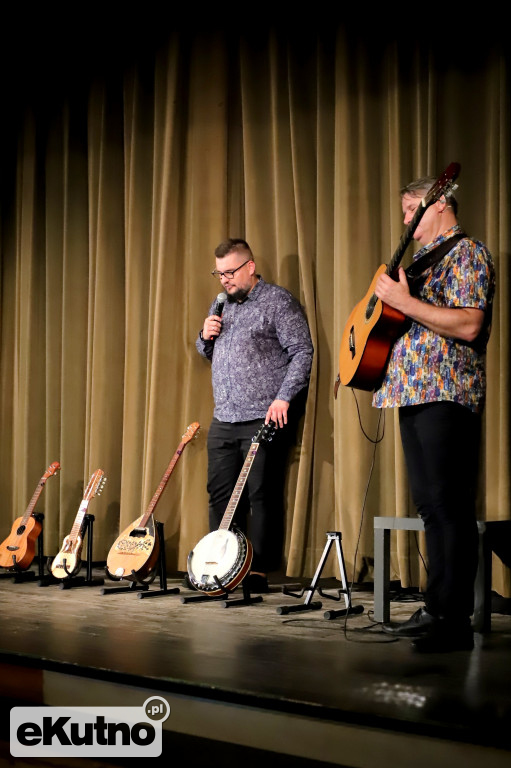 Muzyka i instrumenty świata