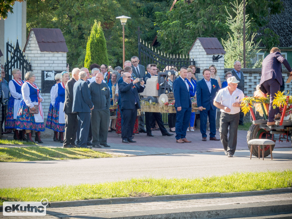 Dożynki w Dąbrowicach