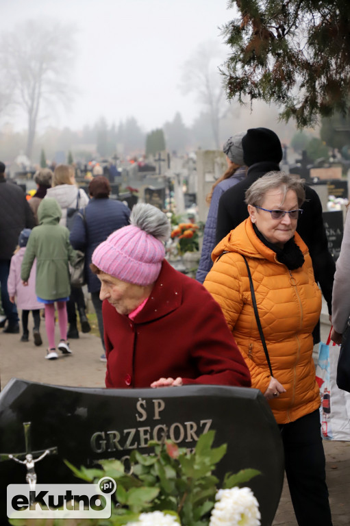 Wszystkich Świętych na Cmentarzu Parafialnym w Kutnie.
