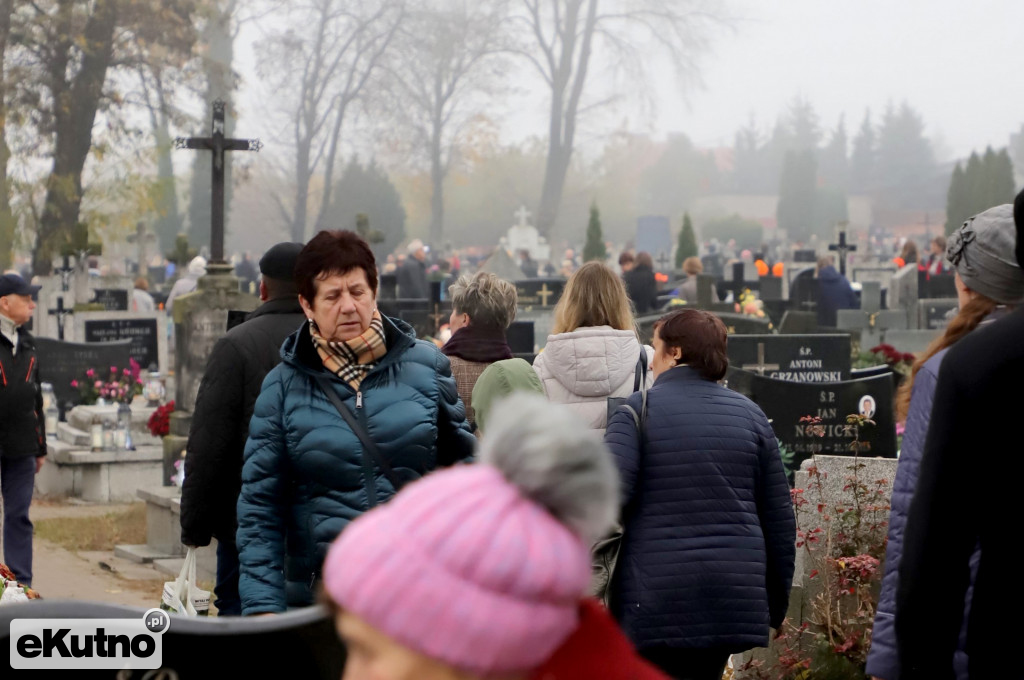 Wszystkich Świętych na Cmentarzu Parafialnym w Kutnie.