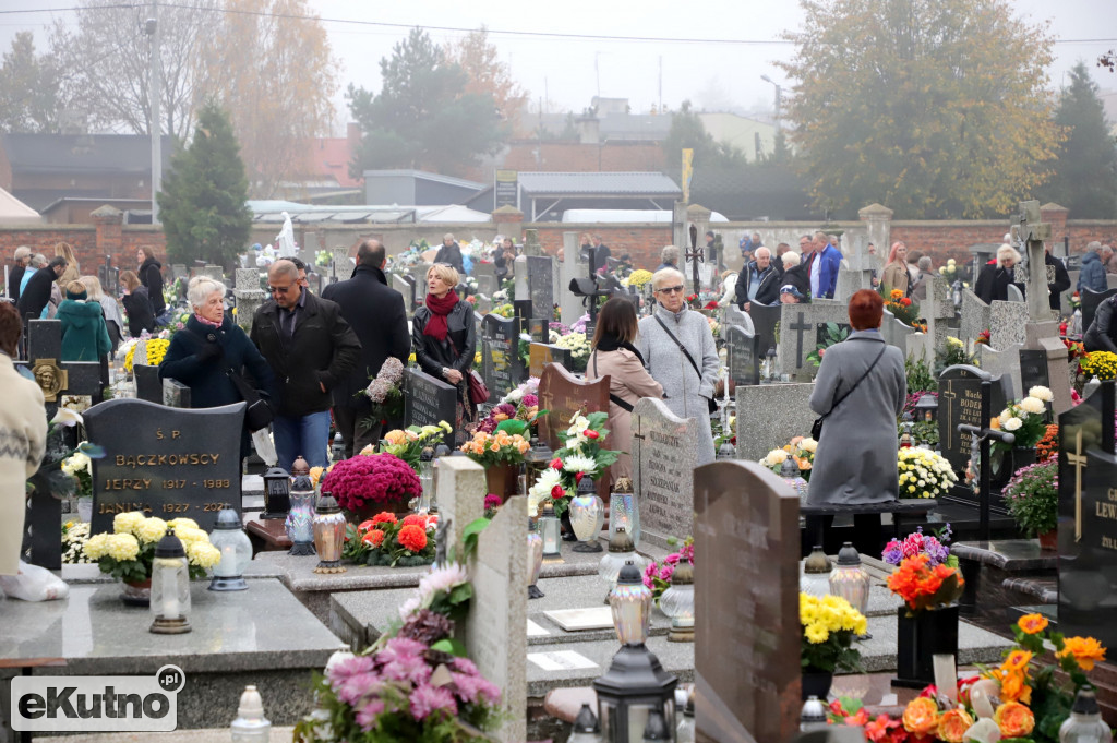 Wszystkich Świętych na Cmentarzu Parafialnym w Kutnie.