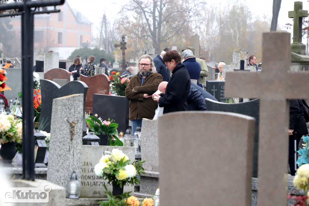 Wszystkich Świętych na Cmentarzu Parafialnym w Kutnie.