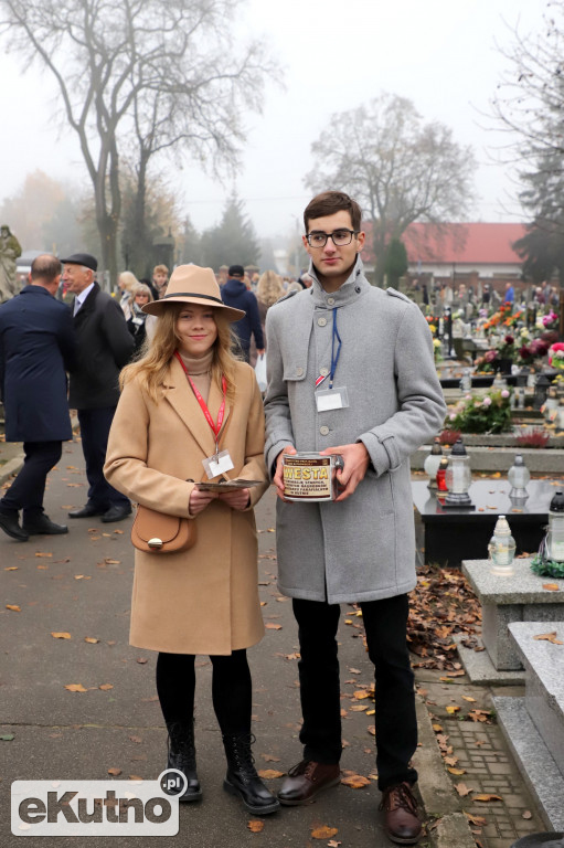 Wszystkich Świętych na Cmentarzu Parafialnym w Kutnie.