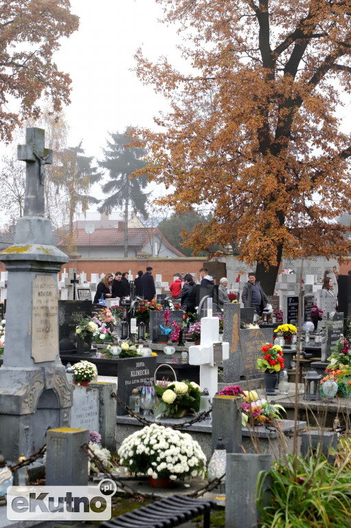 Wszystkich Świętych na Cmentarzu Parafialnym w Kutnie.