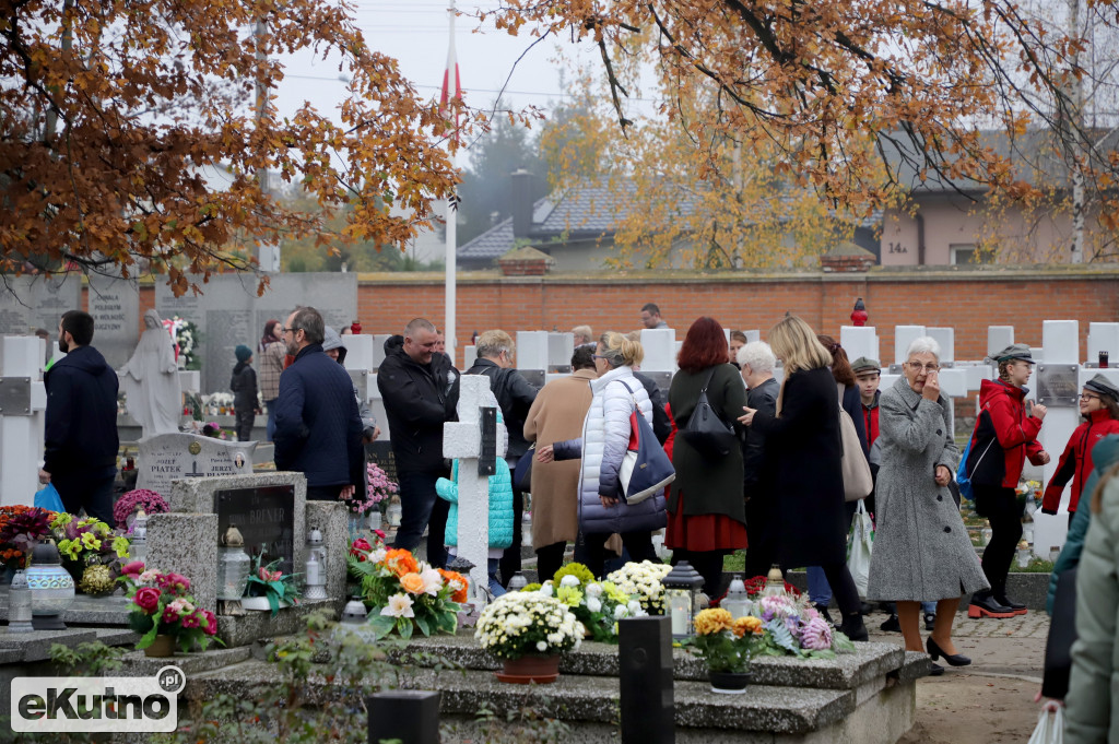 Wszystkich Świętych na Cmentarzu Parafialnym w Kutnie.
