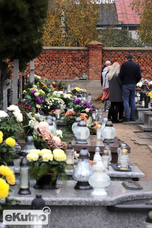 Wszystkich Świętych na Cmentarzu Parafialnym w Kutnie.