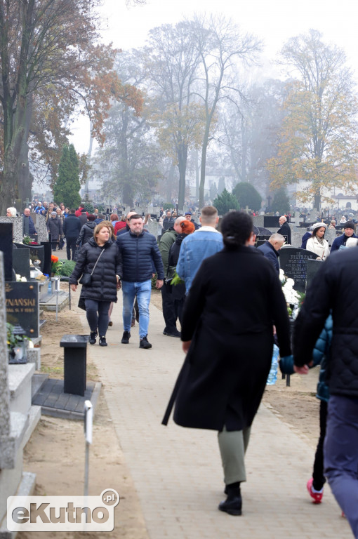 Wszystkich Świętych na Cmentarzu Parafialnym w Kutnie.