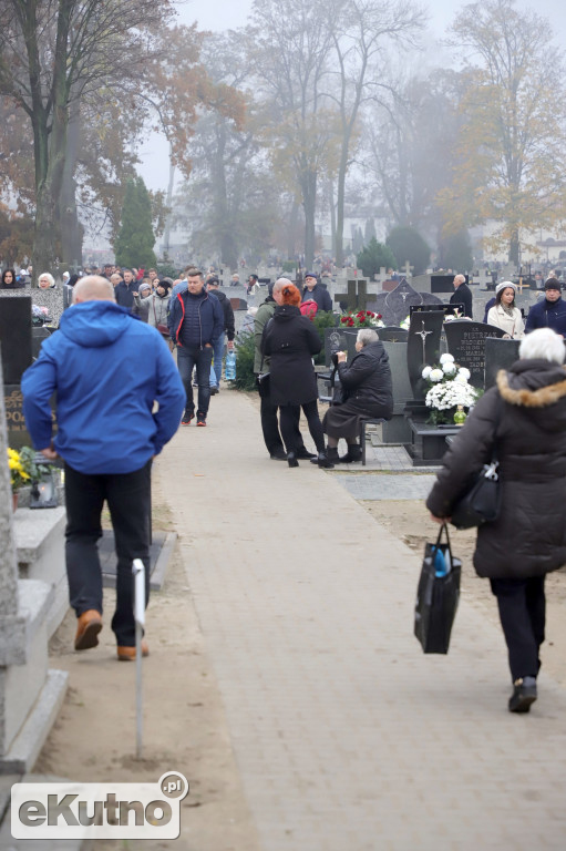 Wszystkich Świętych na Cmentarzu Parafialnym w Kutnie.
