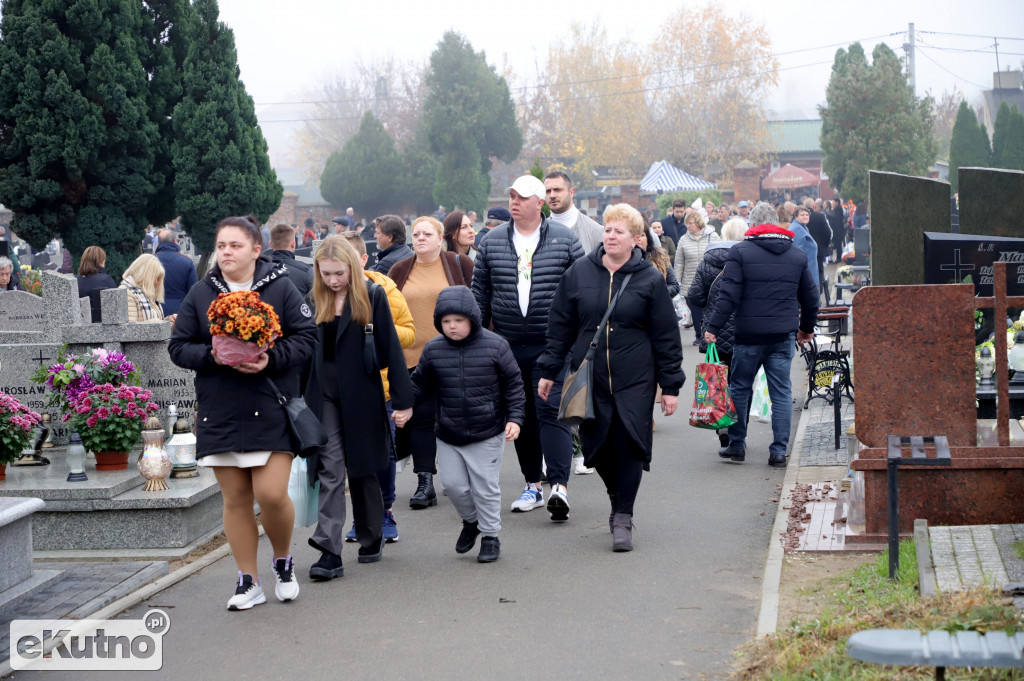 Wszystkich Świętych na Cmentarzu Parafialnym w Kutnie.