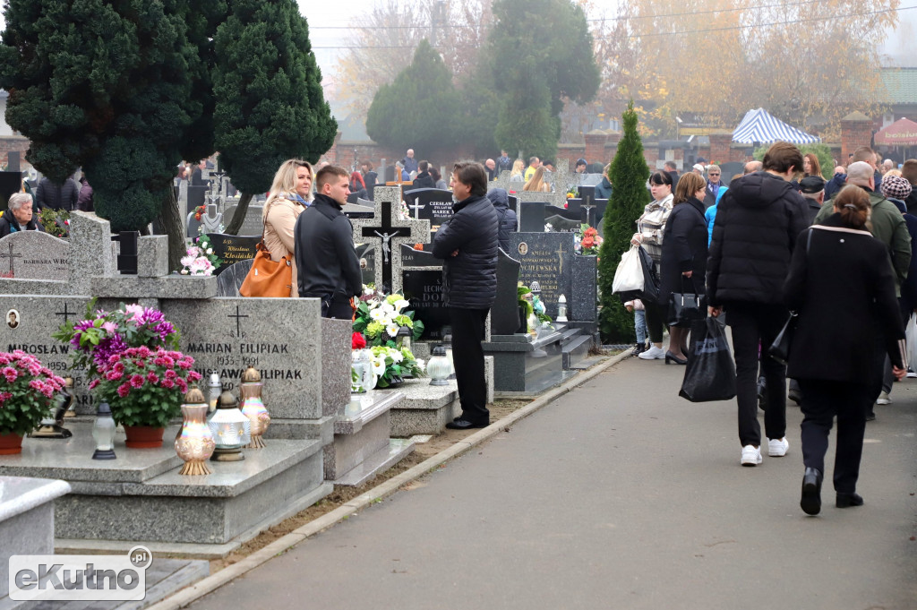 Wszystkich Świętych na Cmentarzu Parafialnym w Kutnie.