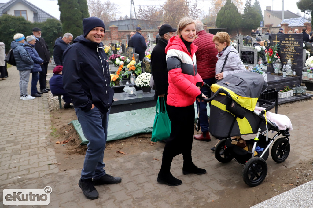 Wszystkich Świętych na Cmentarzu Parafialnym w Kutnie.