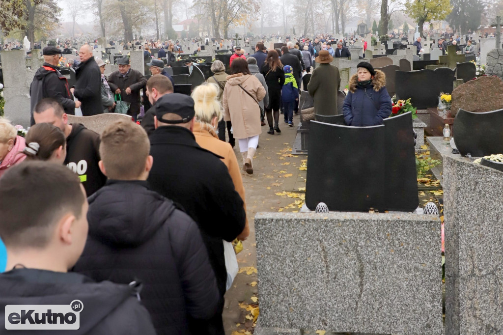 Wszystkich Świętych na Cmentarzu Parafialnym w Kutnie.