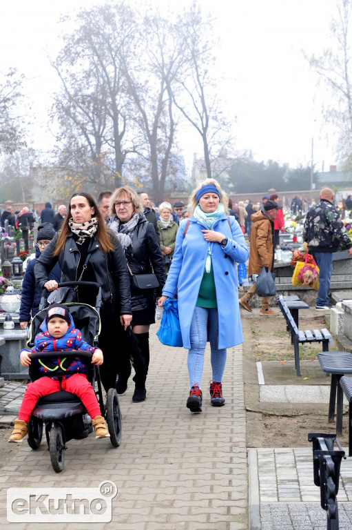 Wszystkich Świętych na Cmentarzu Parafialnym w Kutnie.