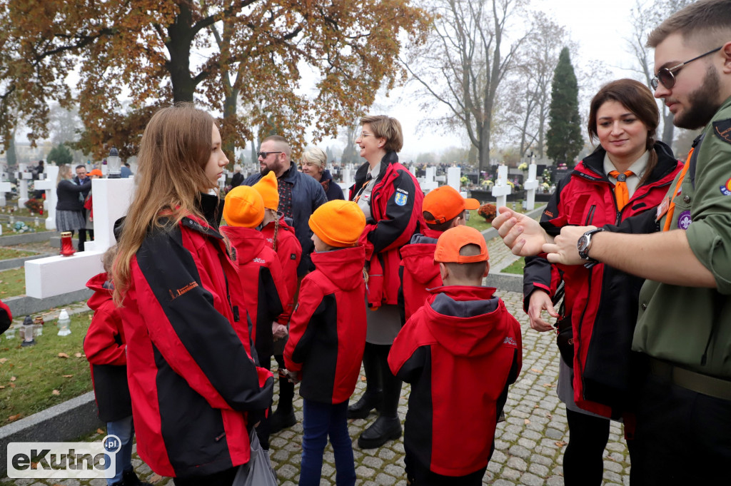 Wszystkich Świętych na Cmentarzu Parafialnym w Kutnie.