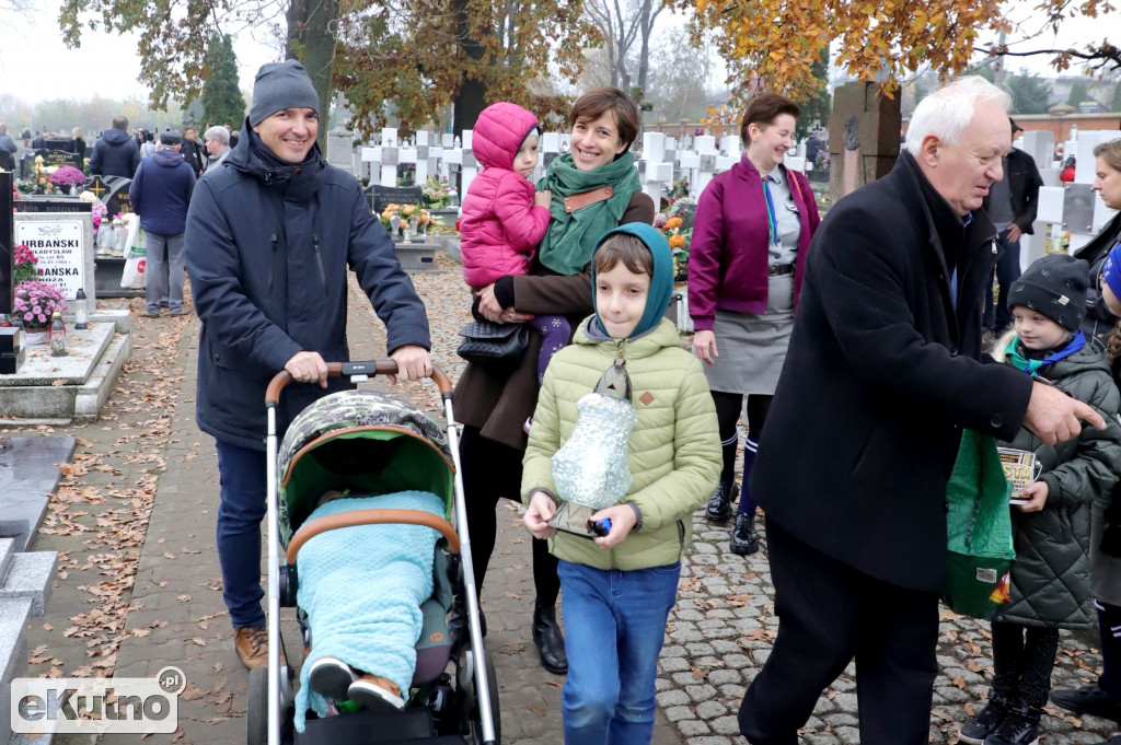 Wszystkich Świętych na Cmentarzu Parafialnym w Kutnie.