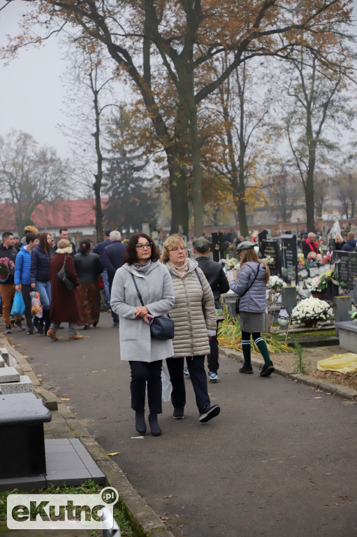Wszystkich Świętych na Cmentarzu Parafialnym w Kutnie.