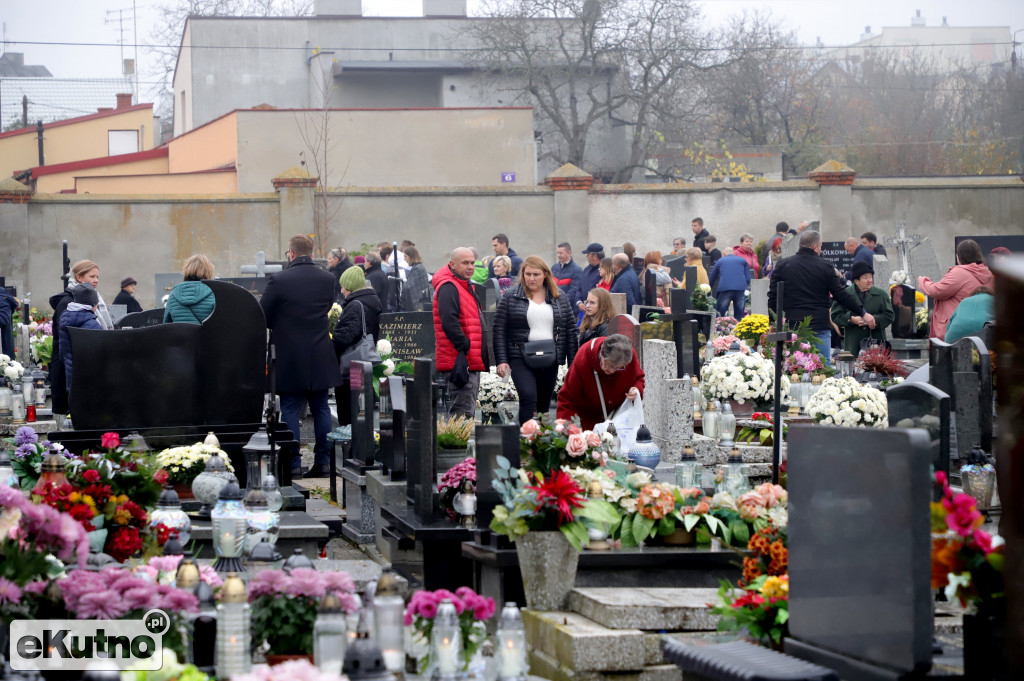 Wszystkich Świętych na Cmentarzu Parafialnym w Kutnie.