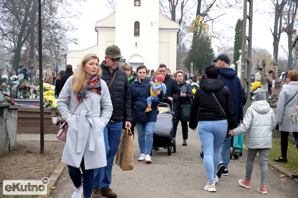 Wszystkich Świętych na Cmentarzu Parafialnym w Kutnie.