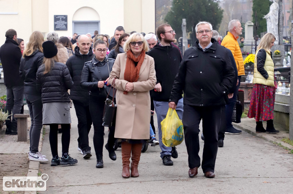 Wszystkich Świętych na Cmentarzu Parafialnym w Kutnie.