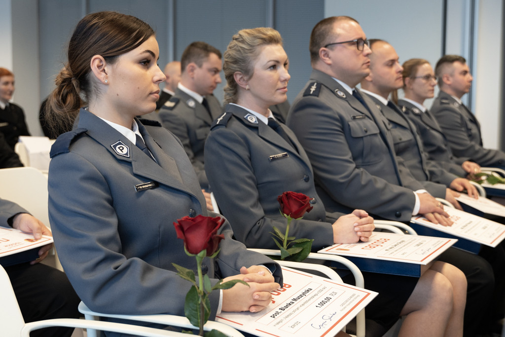 Policjantki i strażacy z Kutna nagrodzeni