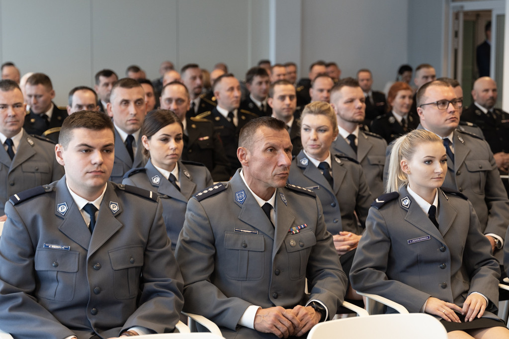Policjantki i strażacy z Kutna nagrodzeni