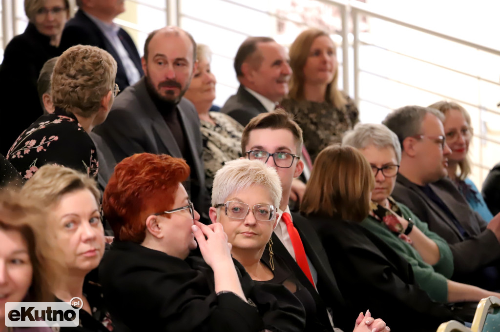 Babę zesłał Bóg i Scena Młodych