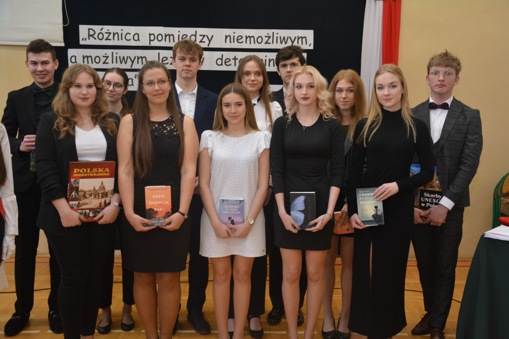 Pożegnanie klas czwartych w 