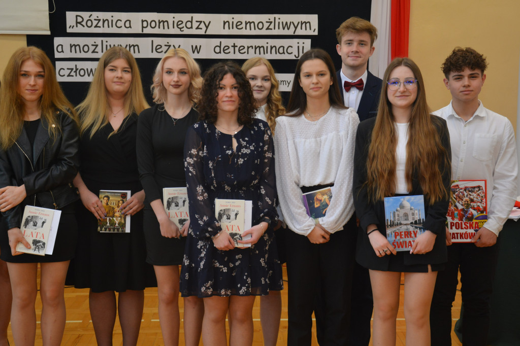 Pożegnanie klas czwartych w 