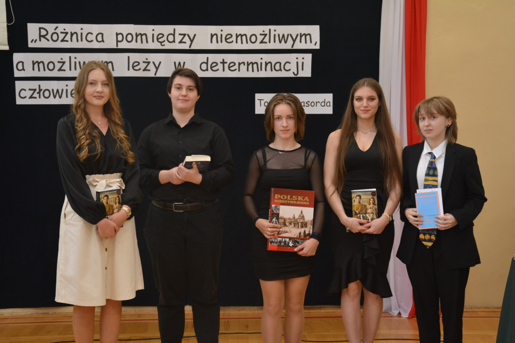 Pożegnanie klas czwartych w 