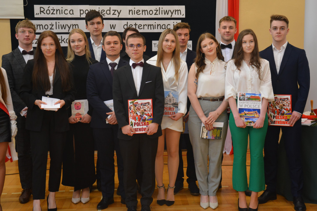 Pożegnanie klas czwartych w 