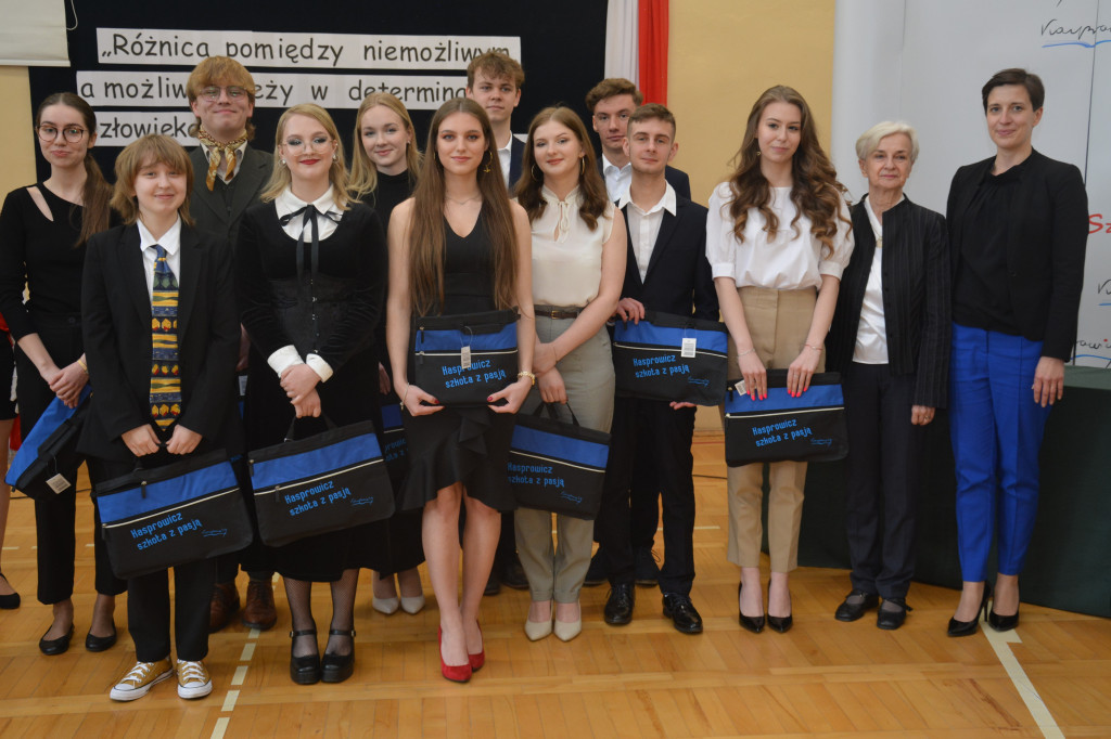 Pożegnanie klas czwartych w 